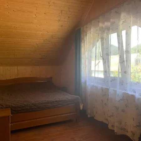 у коржуків Дом отдыха Rivnya